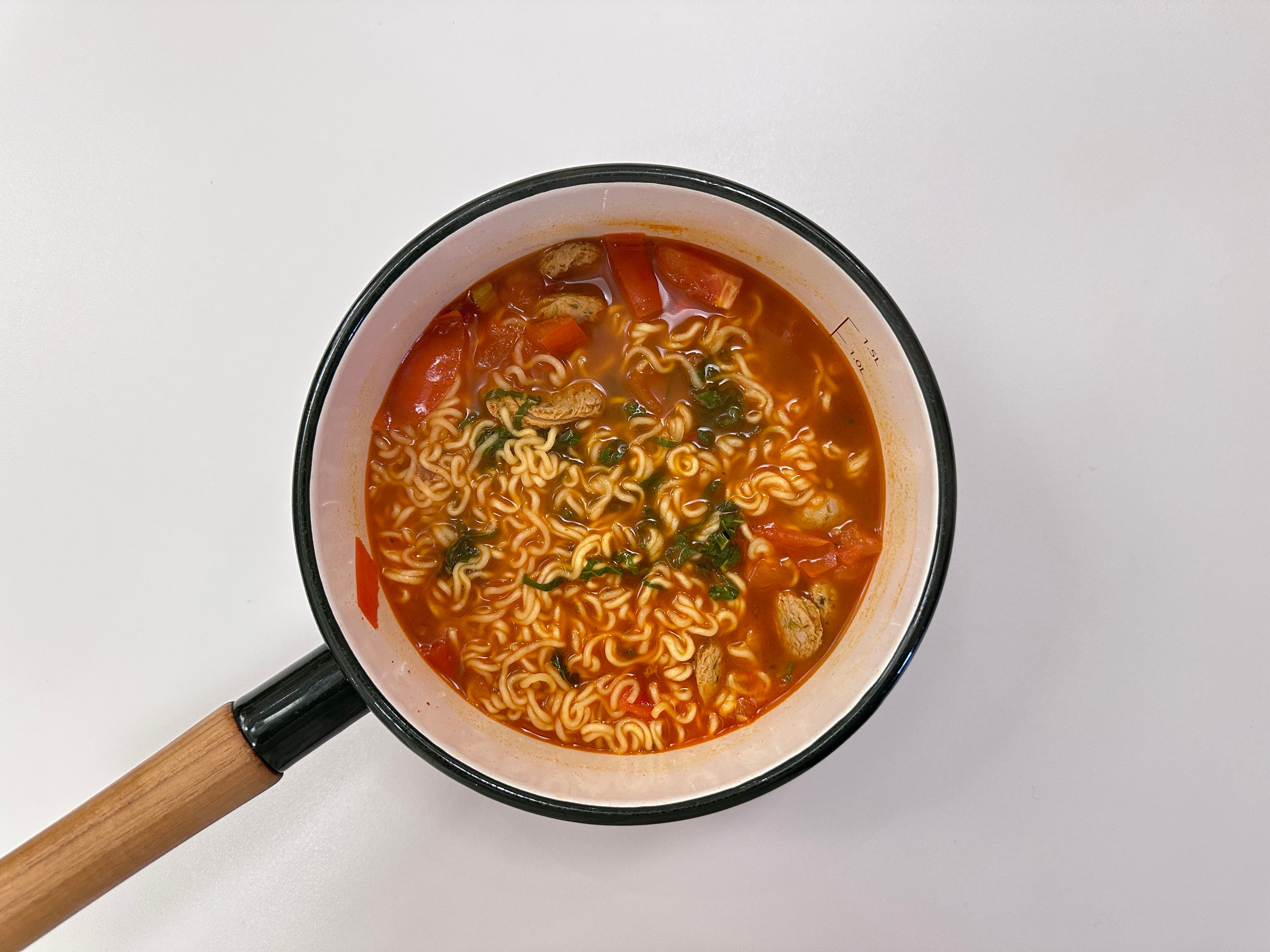 토마토 소시지 라면